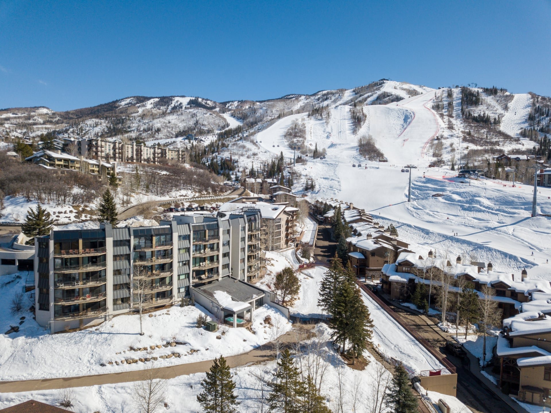 EZCancel - Mountain Views, Pool/Hot Tub/Sauna, Partially Covered Patio - Mountain Vacation Lodging — photo 4