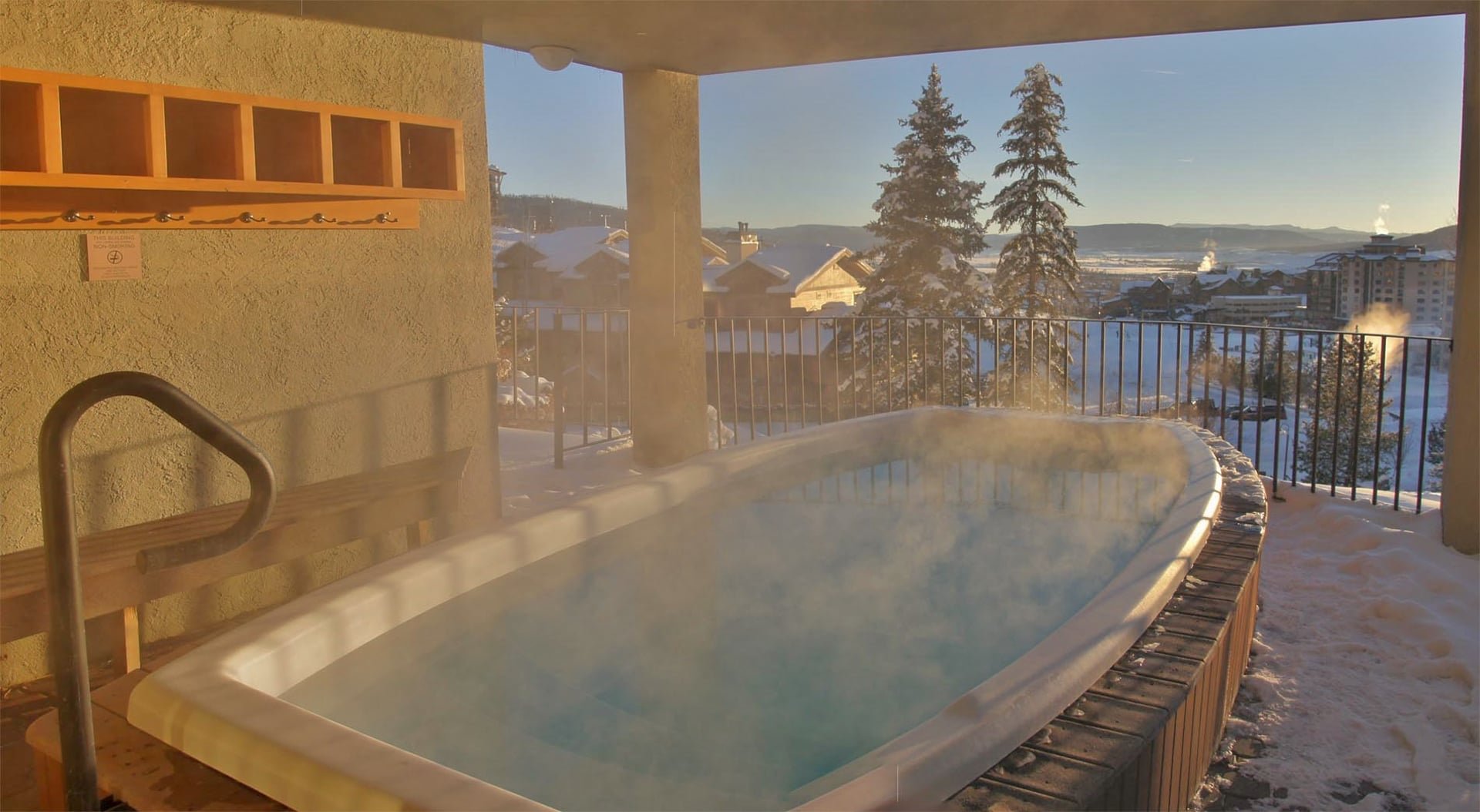EZCancel - Mountain Views, Pool/Hot Tub/Sauna, Partially Covered Patio - Mountain Vacation Lodging — photo 5