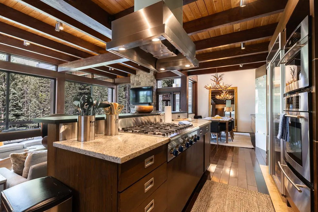 Mtn. Haus - Hot tub, In-law suite, Nursery, Views! — photo 4