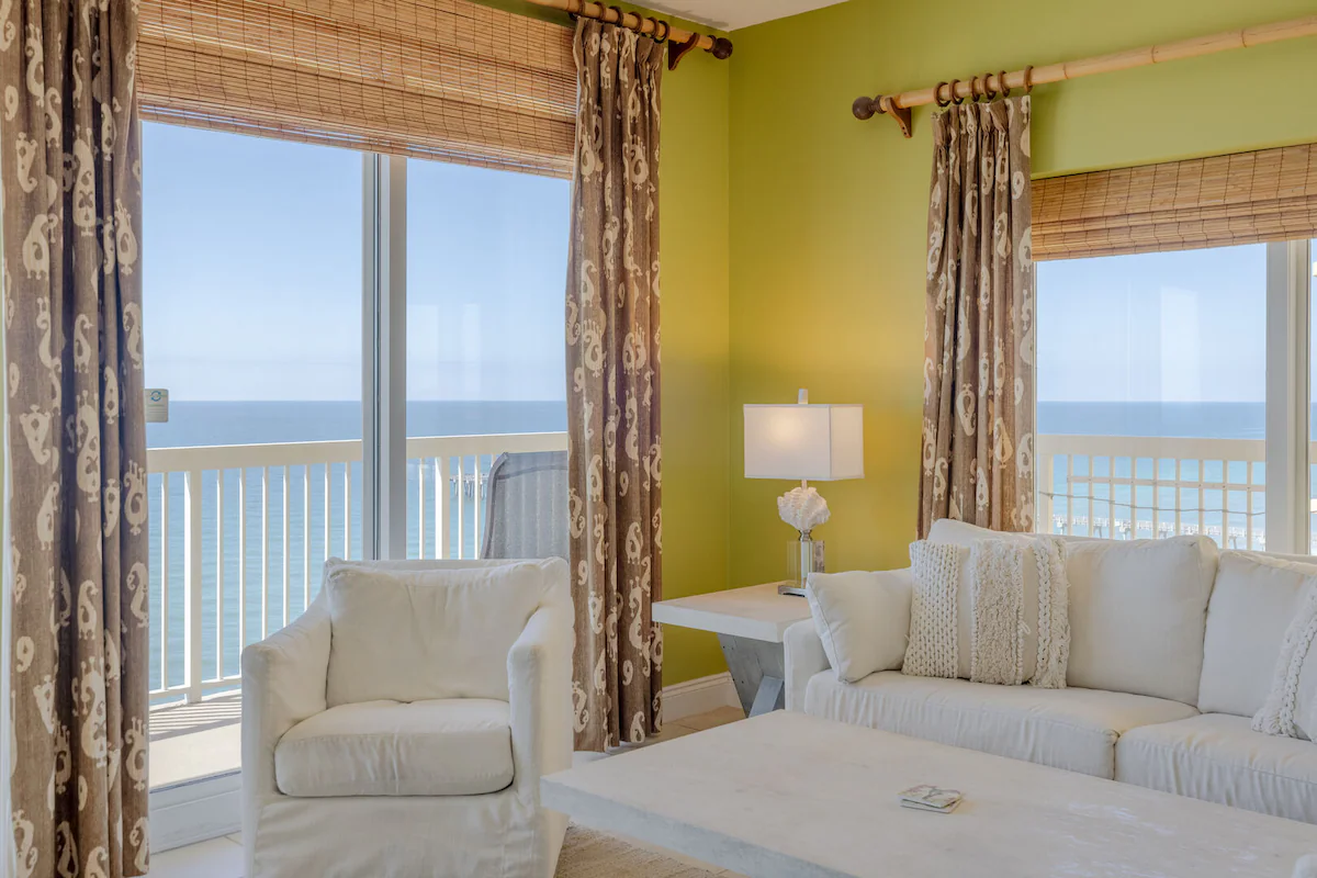 1409E VIP Parking Spot + Beach Service! — photo 2