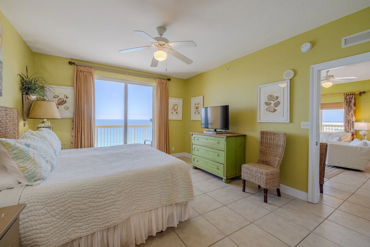 1409E VIP Parking Spot + Beach Service! — photo 3