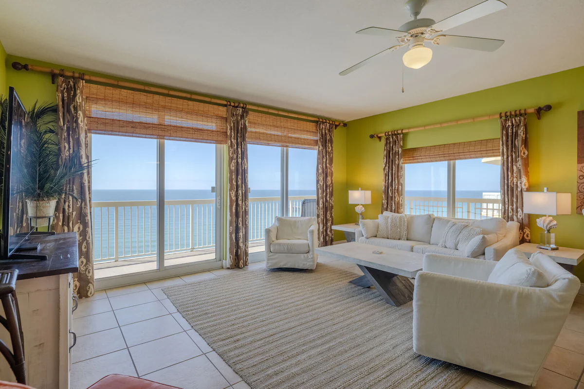 1409E VIP Parking Spot + Beach Service! — photo 5