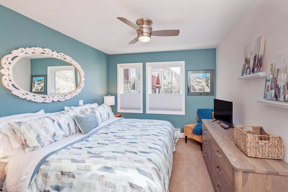 Ski in/Ski out 2nd Floor Sweetly Updated Condo — photo 5