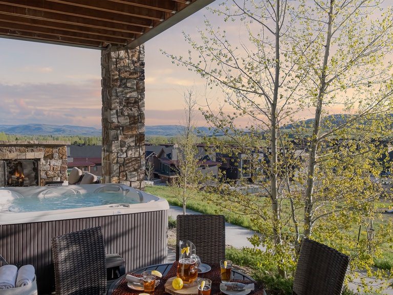 Western Winds Lodge - Steamboat Springs Rental — photo 2
