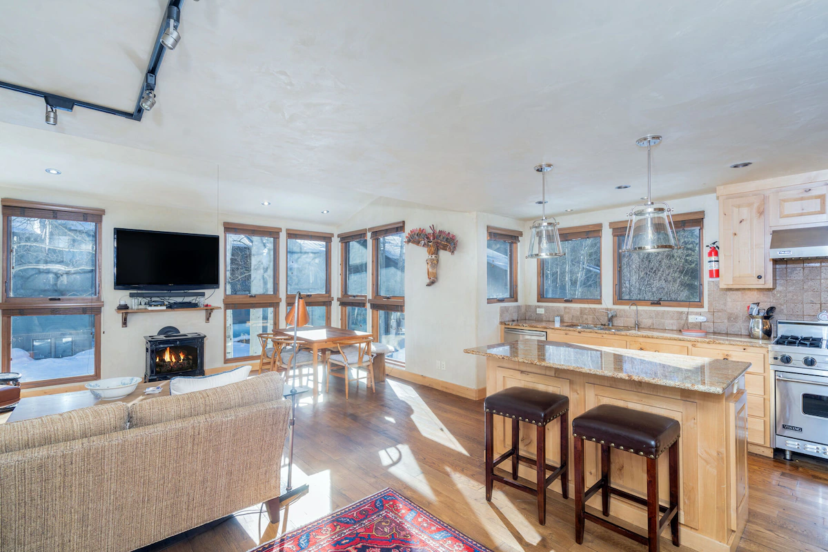 Spacious 3-bedroom Telluride Lodge #423 — photo 4