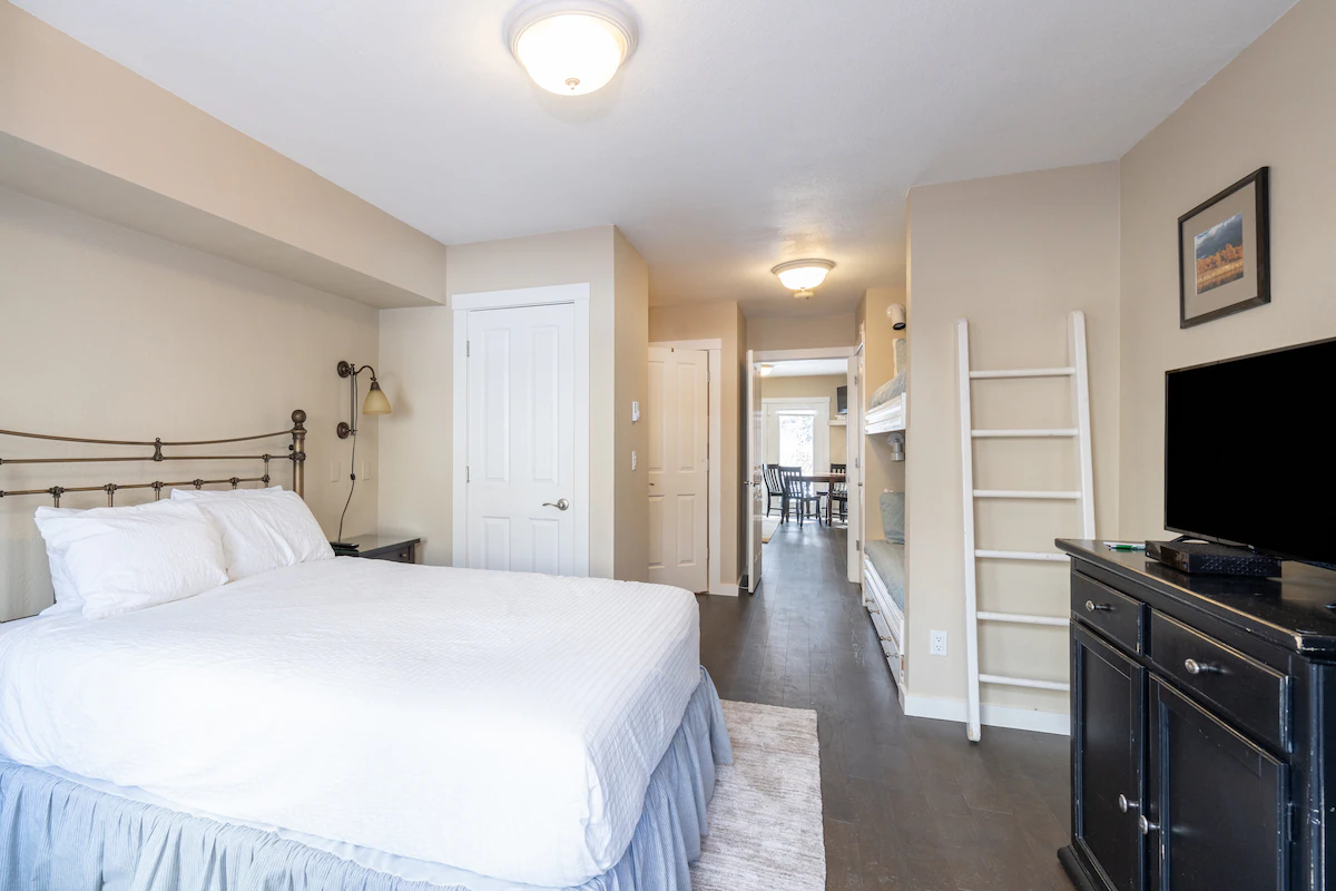 Viking Lodge 117 | Ski Home, Close to Downtown — photo 5