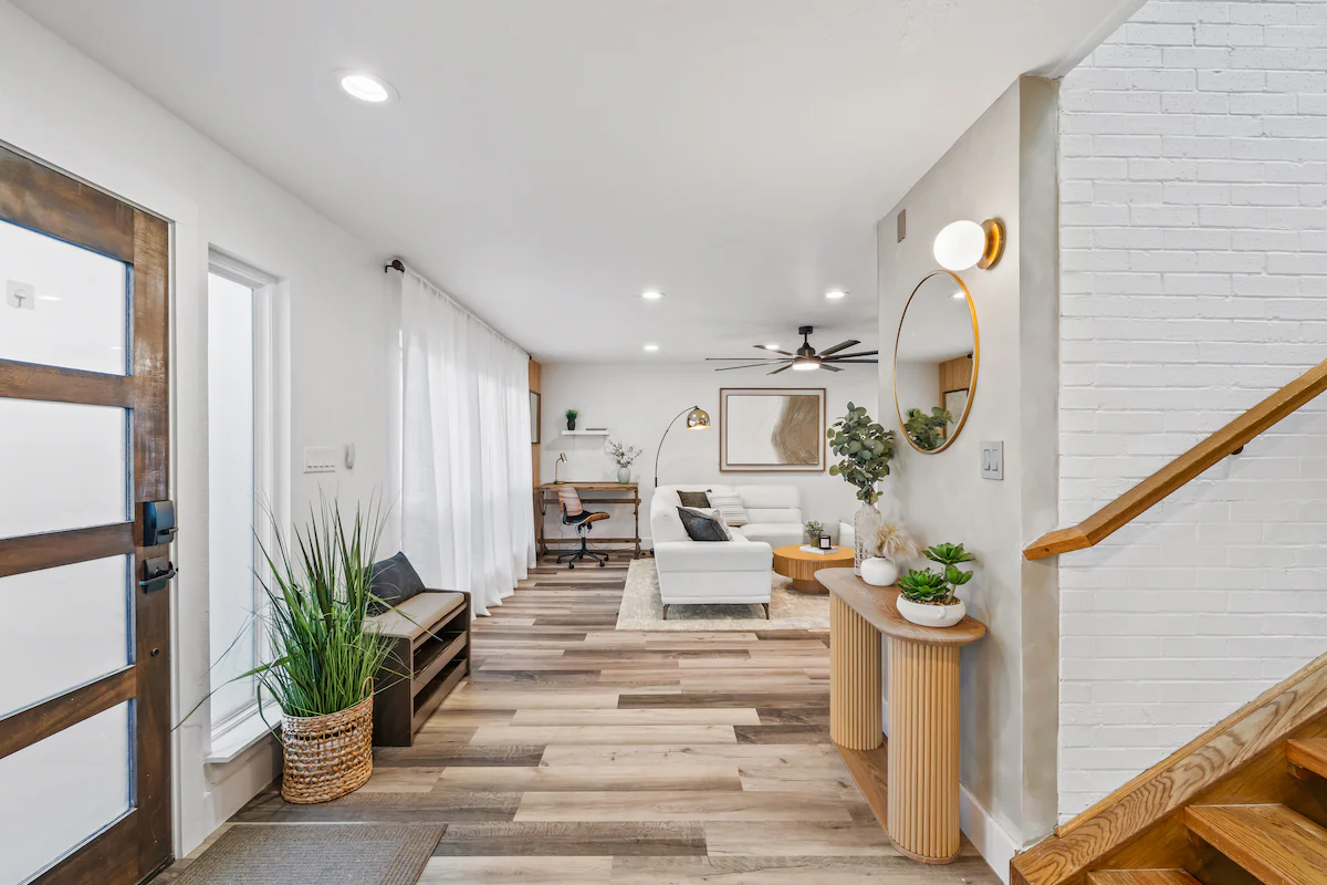 Spacious 3BR Retreat • Kings • Patio & Fire Pit — photo 3