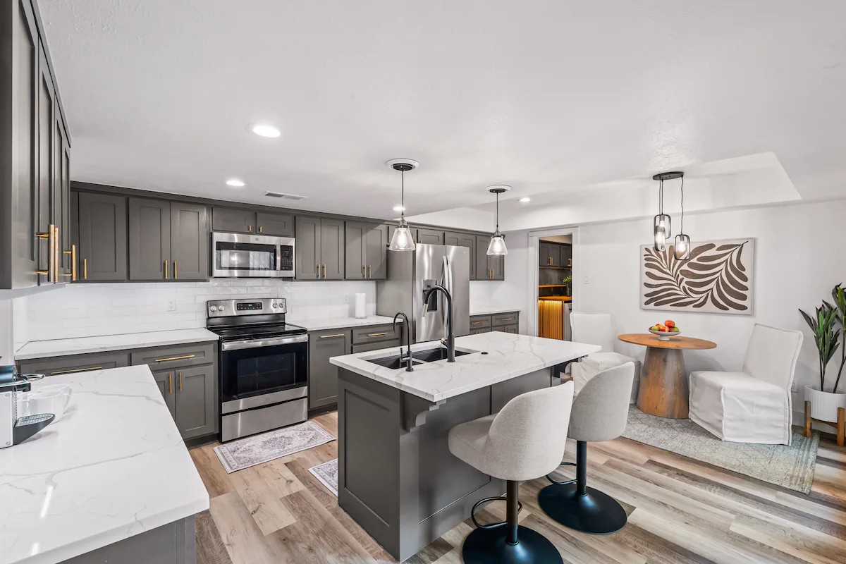 Spacious 3BR Retreat • Kings • Patio & Fire Pit — photo 4