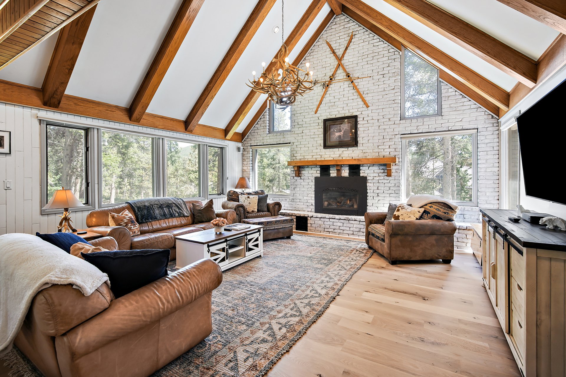 Sapphire Chalet | 2mi to Breck, Hot Tub & Views! — photo 2