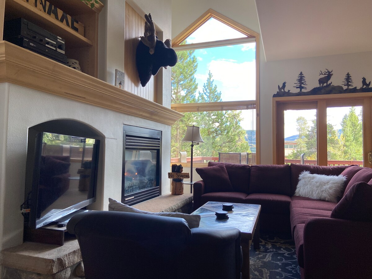 Tall Pines~FRONT ROW~4Bd/4.5Ba~Ski~in/out~Hot Tub! — photo 4