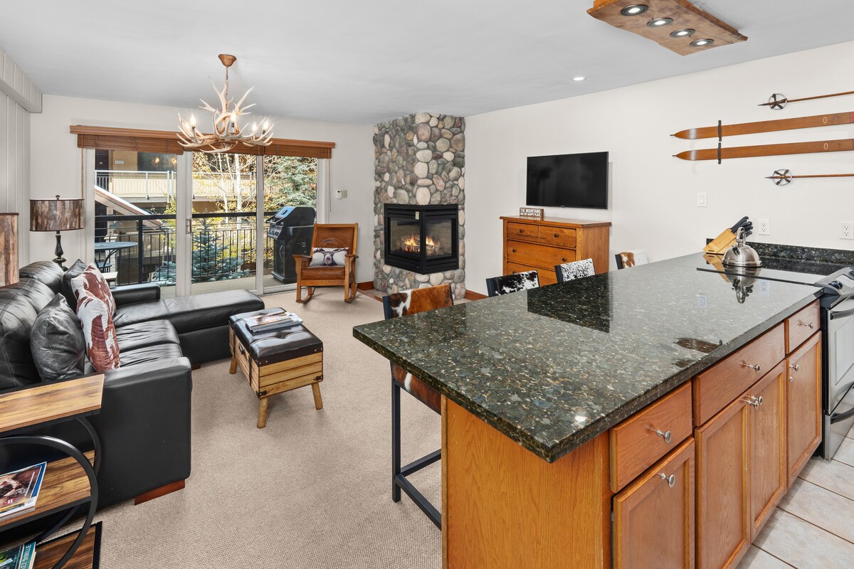 Crestwood 2105 Deluxe 1 Bedroom — photo 3