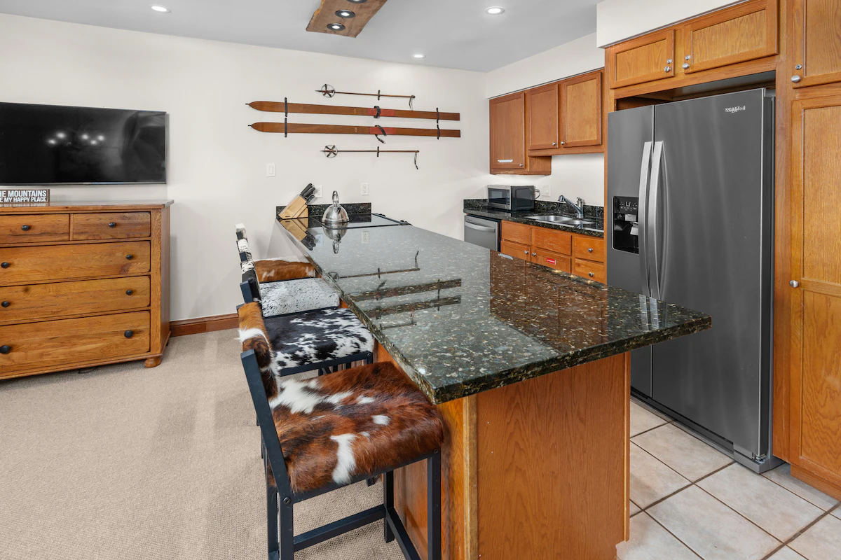Crestwood 2105 Deluxe 1 Bedroom — photo 5