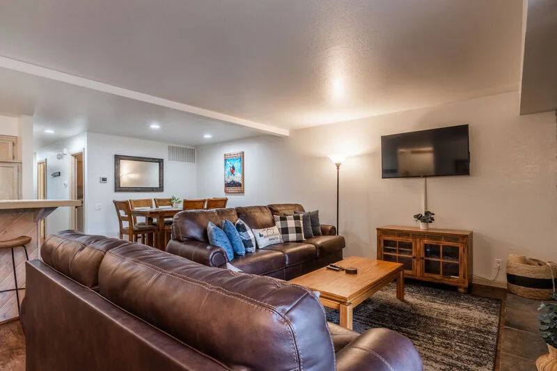 Snowcreek #563 2-bedroom, 2-bath Sleeps 6! — photo 2