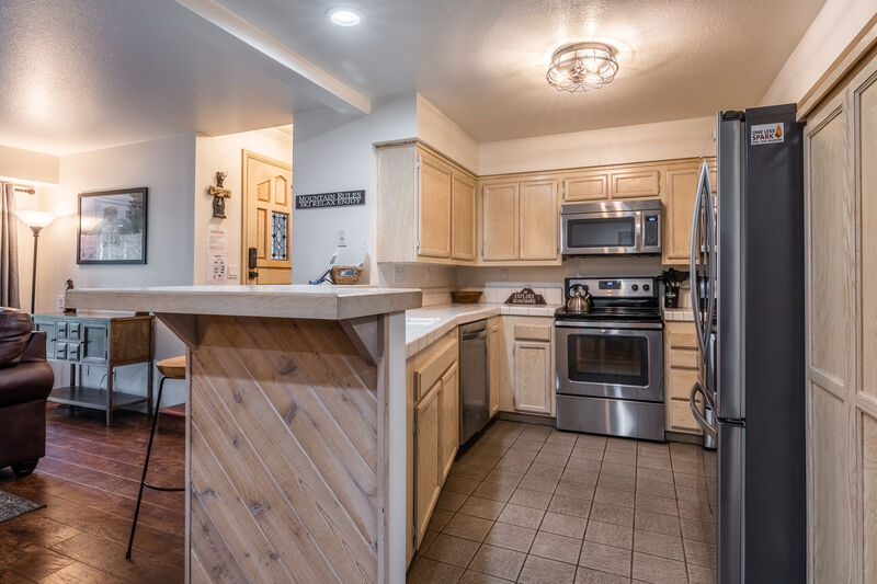 Snowcreek #563 2-bedroom, 2-bath Sleeps 6! — photo 5