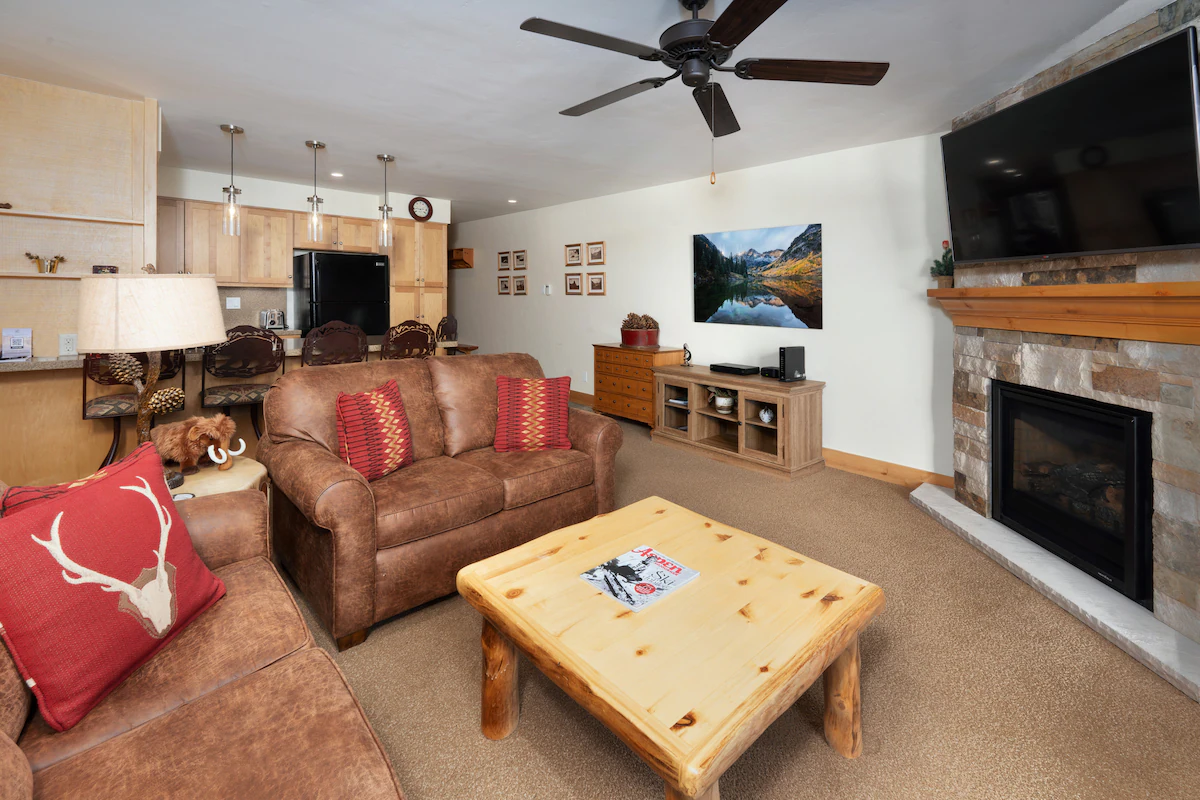 Crestwood 2215 Deluxe 1 Bedroom — photo 3