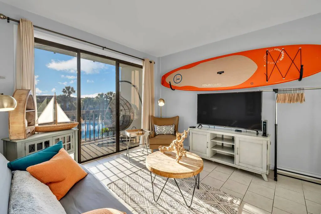 Simple Fort Walton Beach Waterfront Studio Condo — photo 2