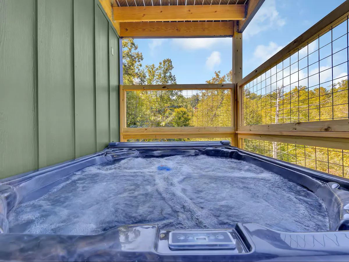The Pinecrest Poolhouse — photo 4