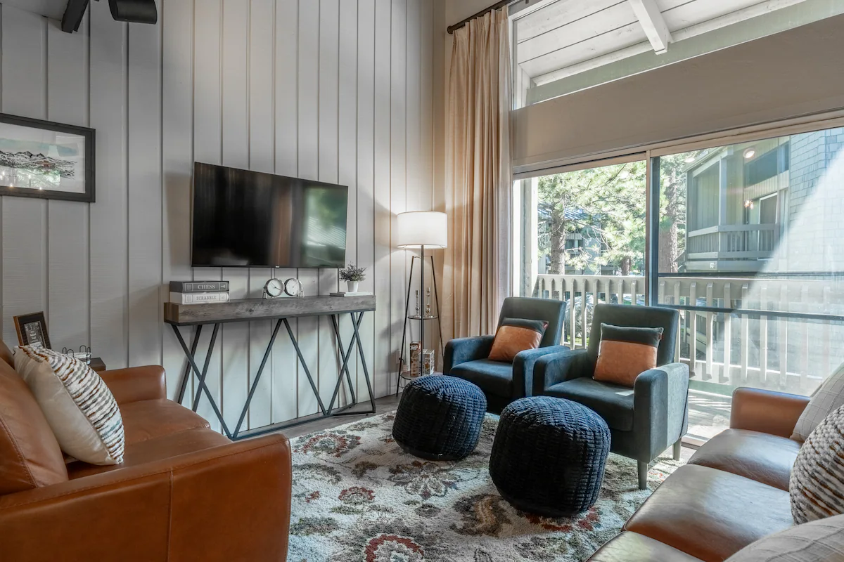 Spacious 2BR + Loft Mammoth Escape 680 — photo 2