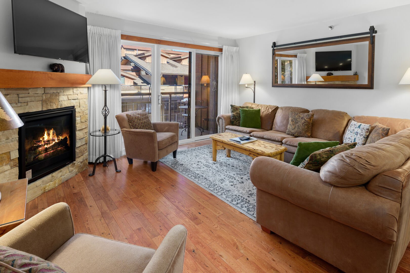 Crestwood 2102 Deluxe 2 Bedroom — photo 2