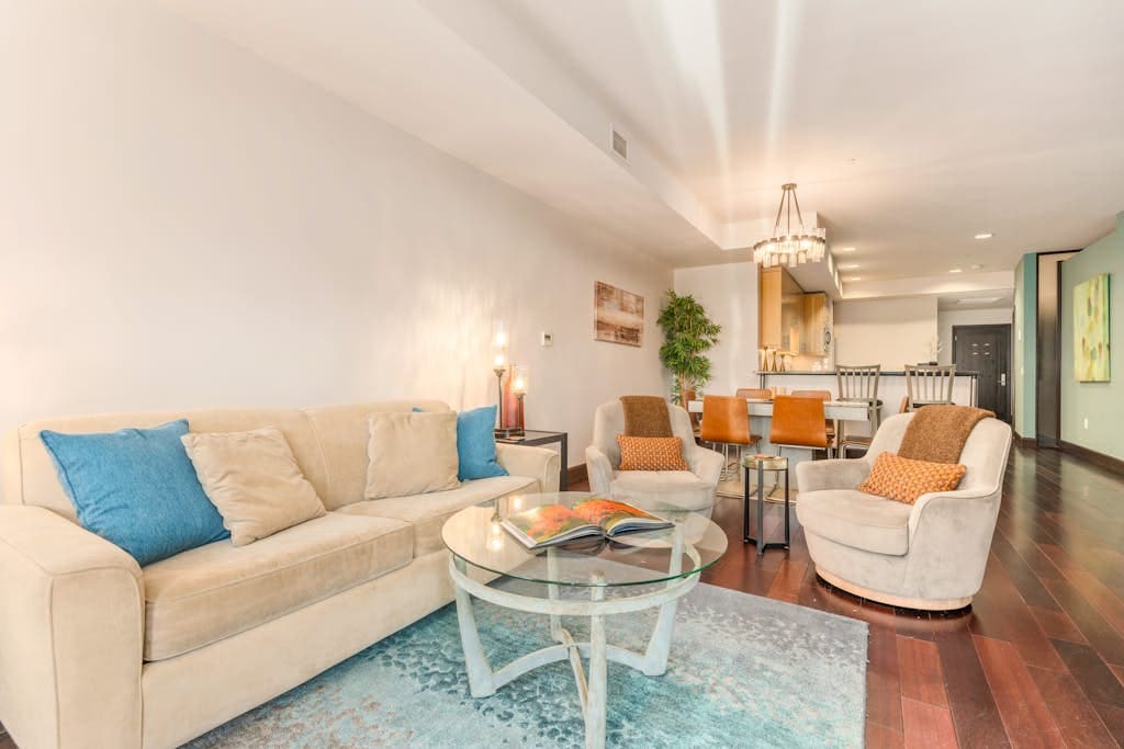 2BR mtn-view condo with fireplace, balcony, grill — photo 5