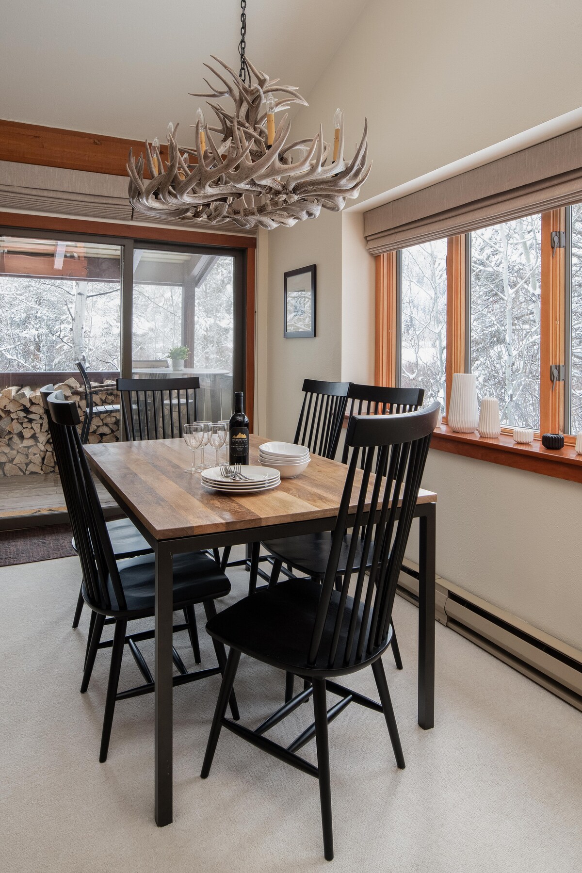 Outpost: Huckleberry 3124 -Wood burning fireplace! — photo 4