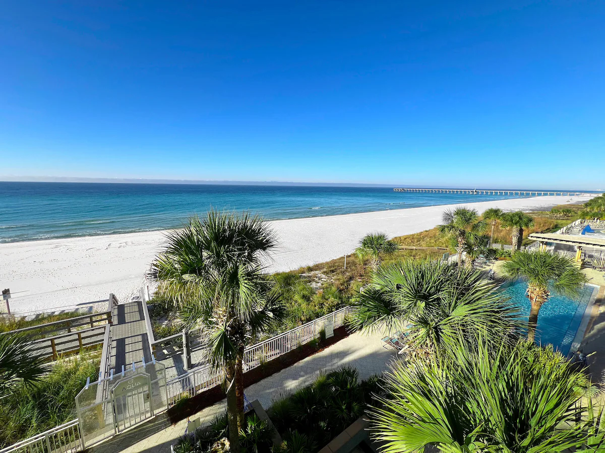 Aqua 305 PCB at its Finest/Oceanfront/Sleeps 6/+ C — photo 2