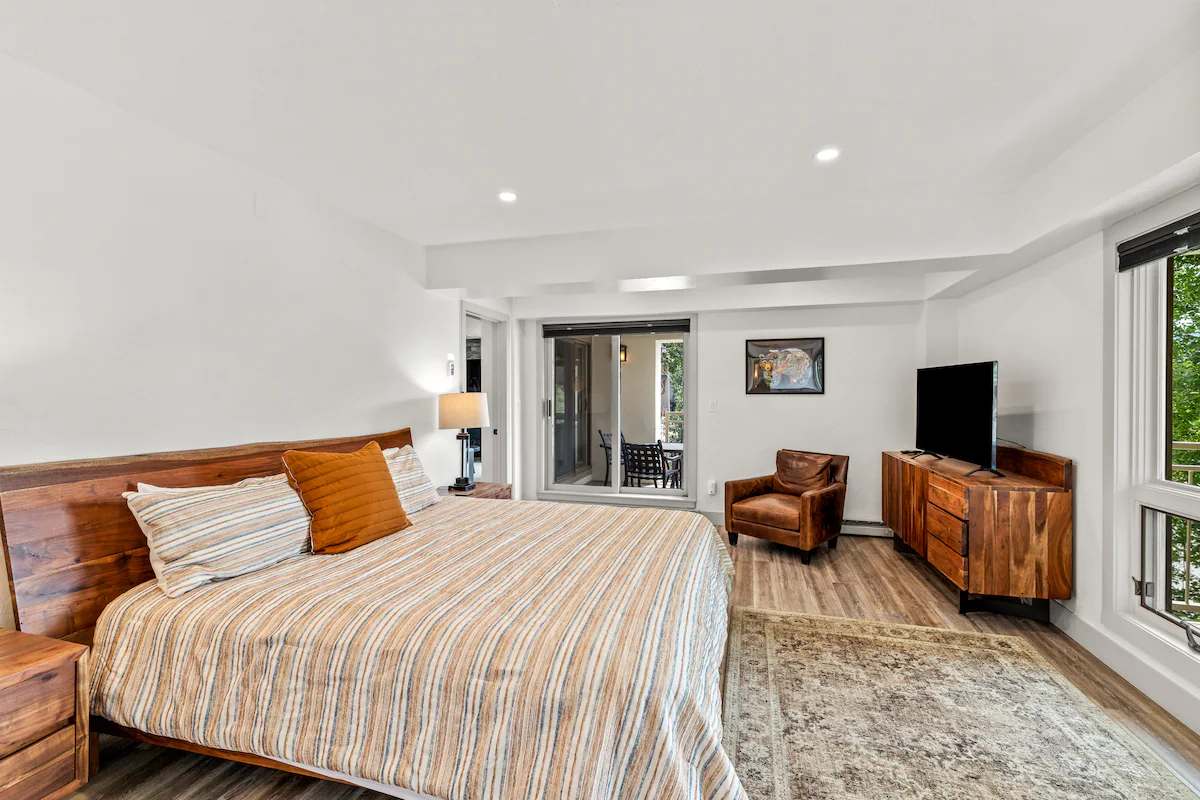 Dulany Style+Comfort~Base Area Condo~Best Location — photo 5