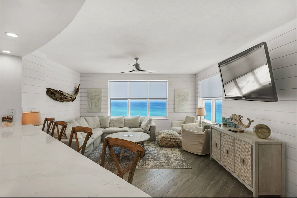 Aqua 901 Gulf Front, Beach Svc, Walk to Pier Park