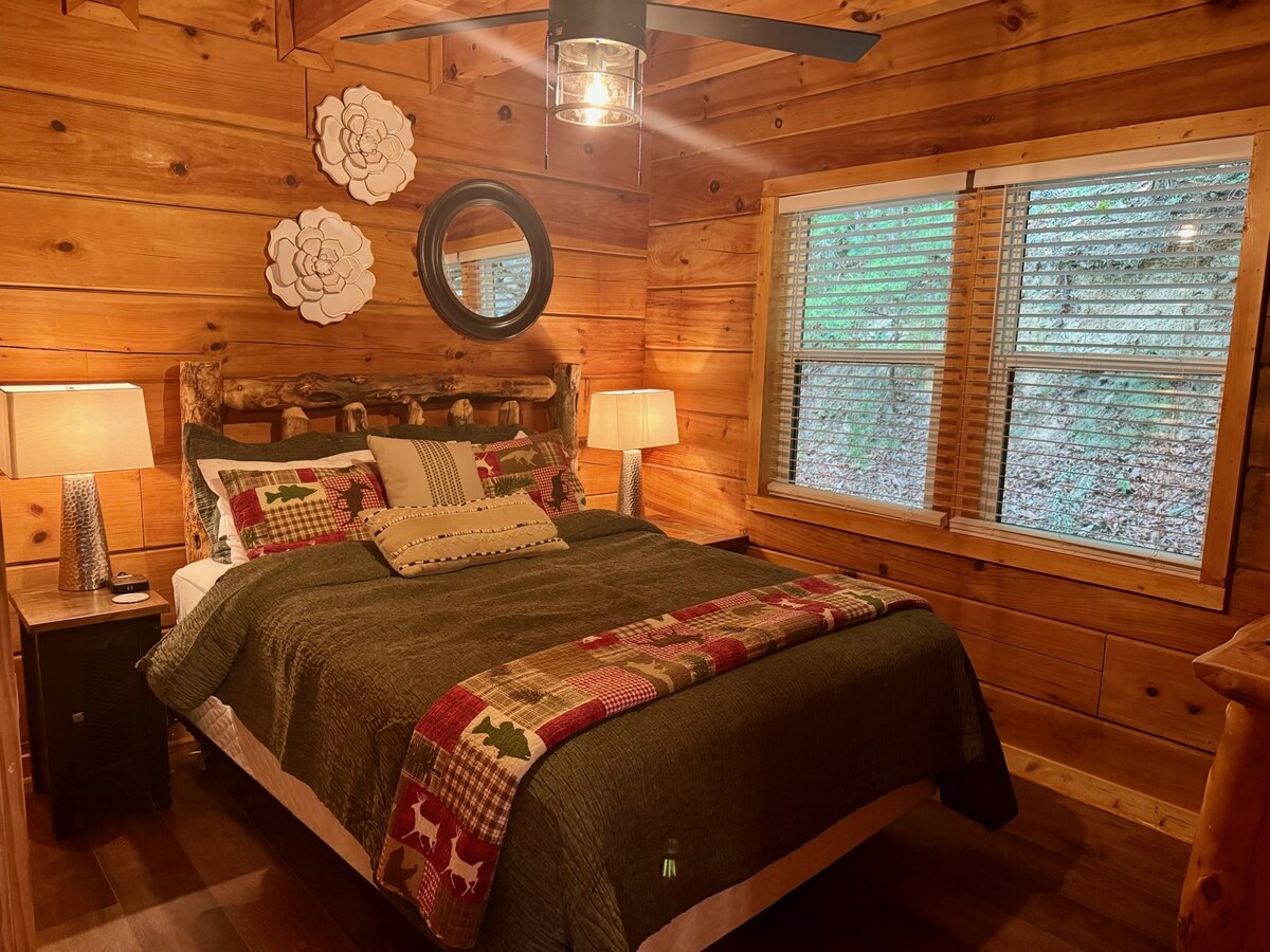 View, Pool Table, Hot Tub: 3mi to Pigeon Forge — photo 4