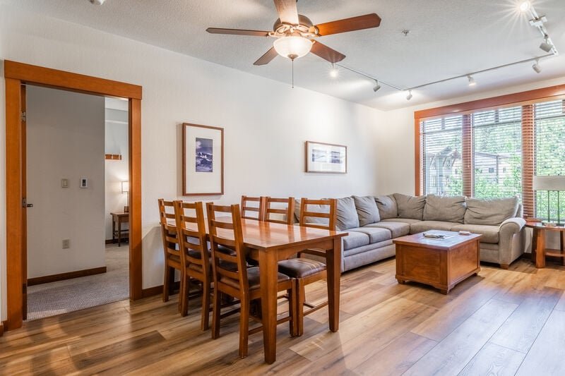 Village #3310 Lincoln House — photo 4