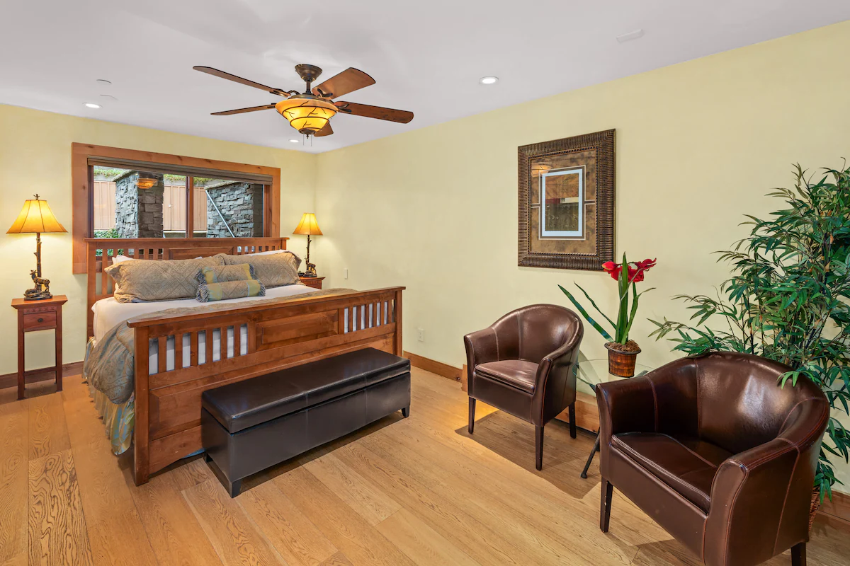 Crestwood 1105 Deluxe 3 Bedroom — photo 3
