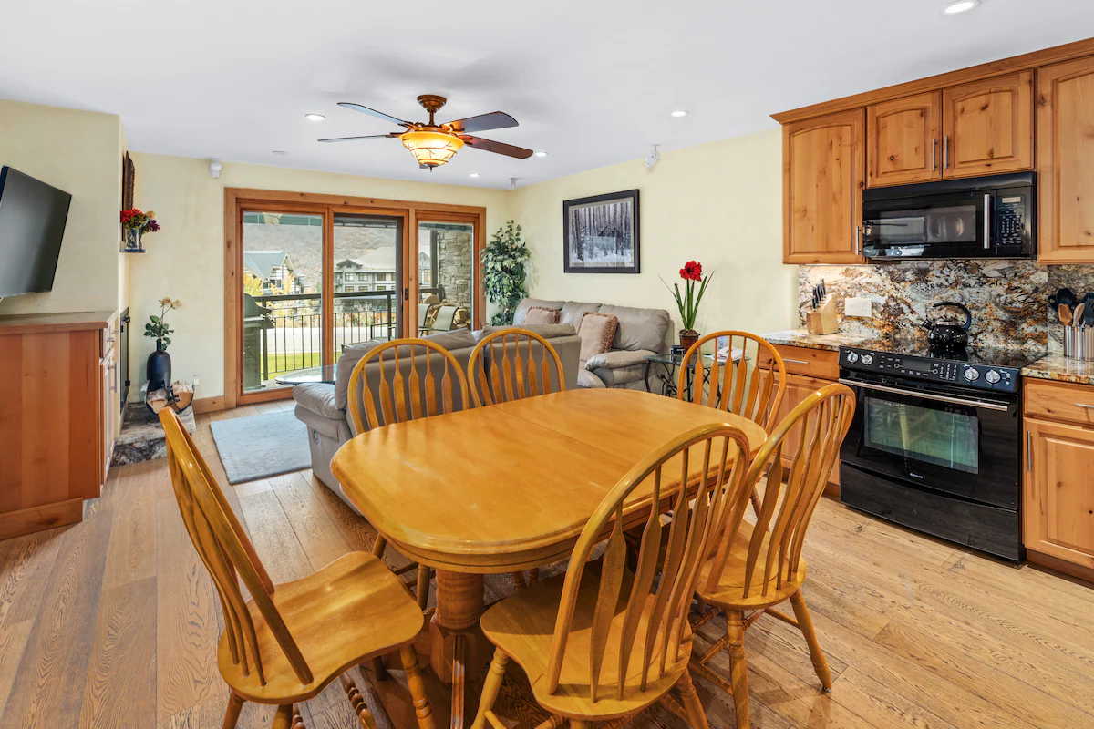 Crestwood 1105 Deluxe 3 Bedroom — photo 4