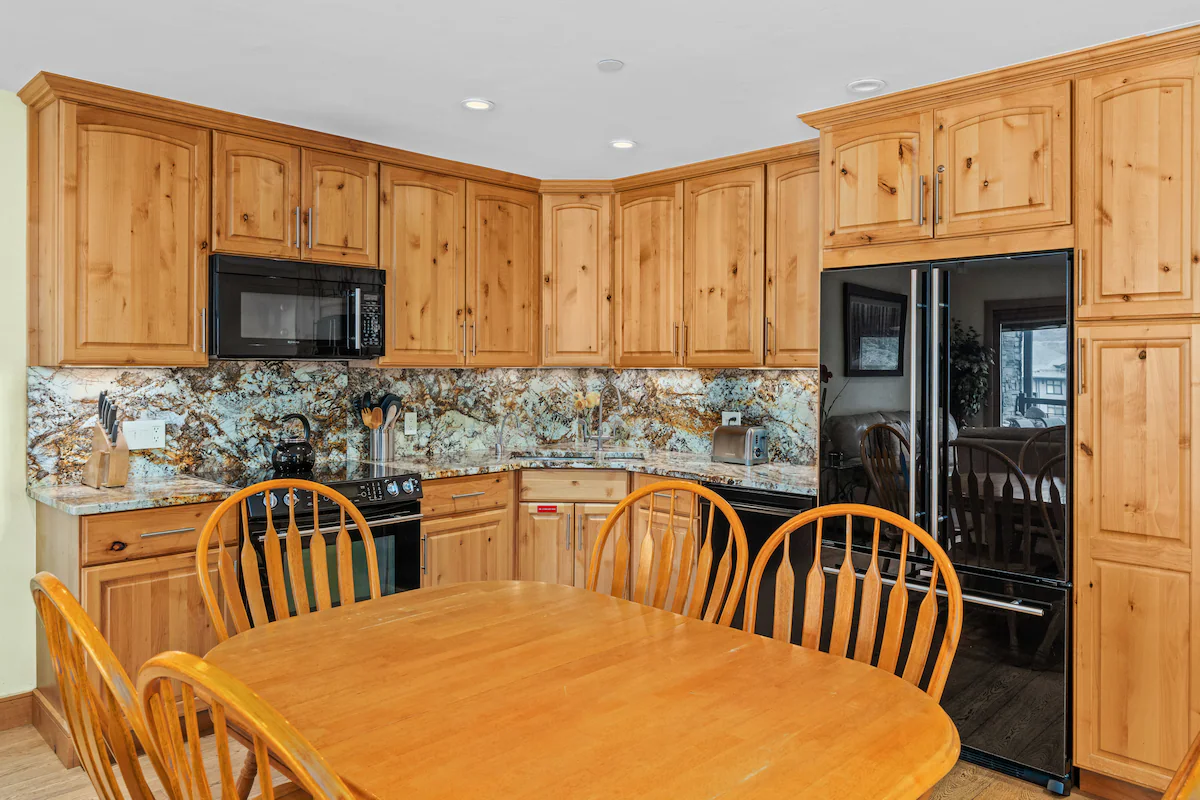 Crestwood 1105 Deluxe 3 Bedroom — photo 5