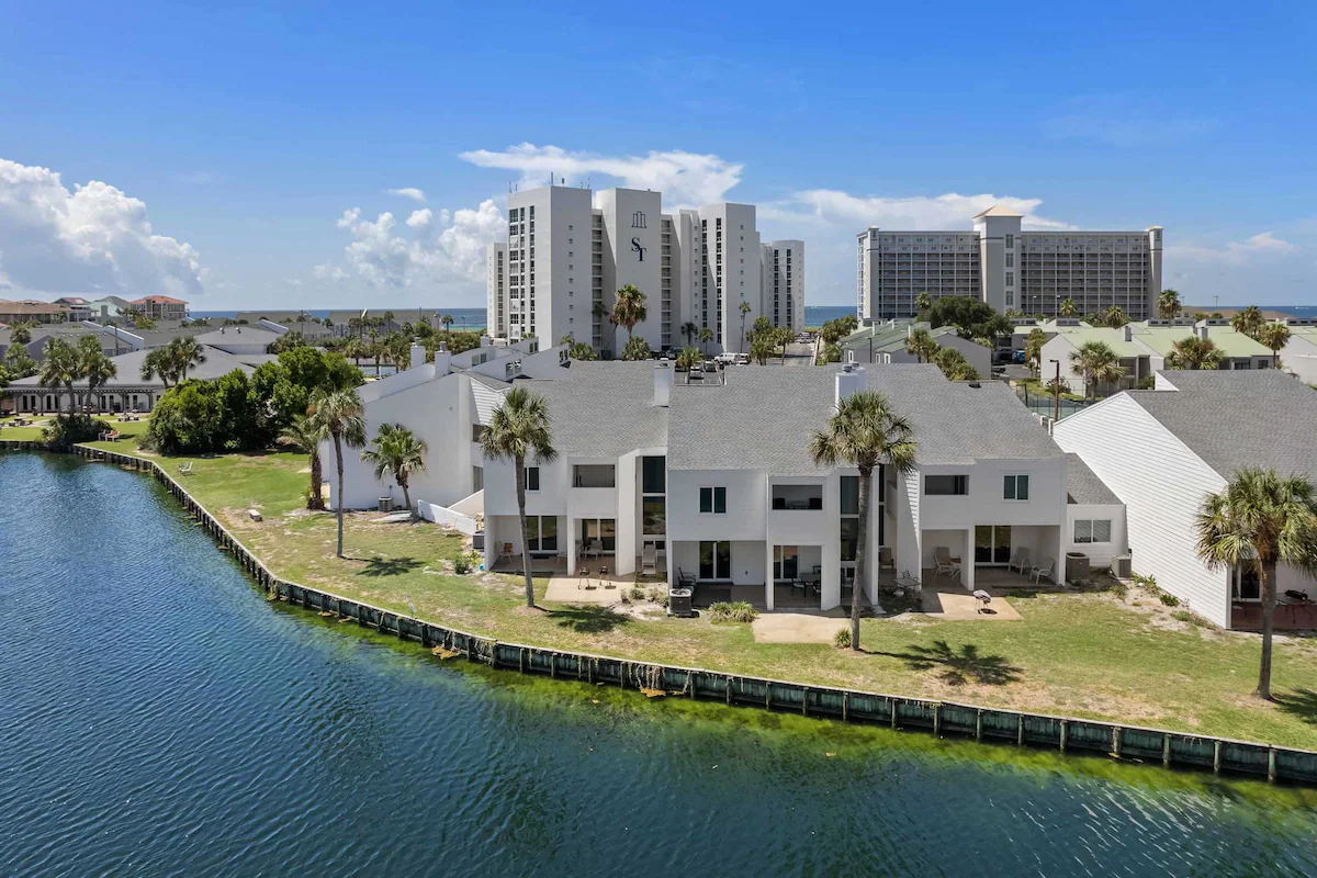 Pool + Beach Access | Sleeps 6 in Destin — photo 5