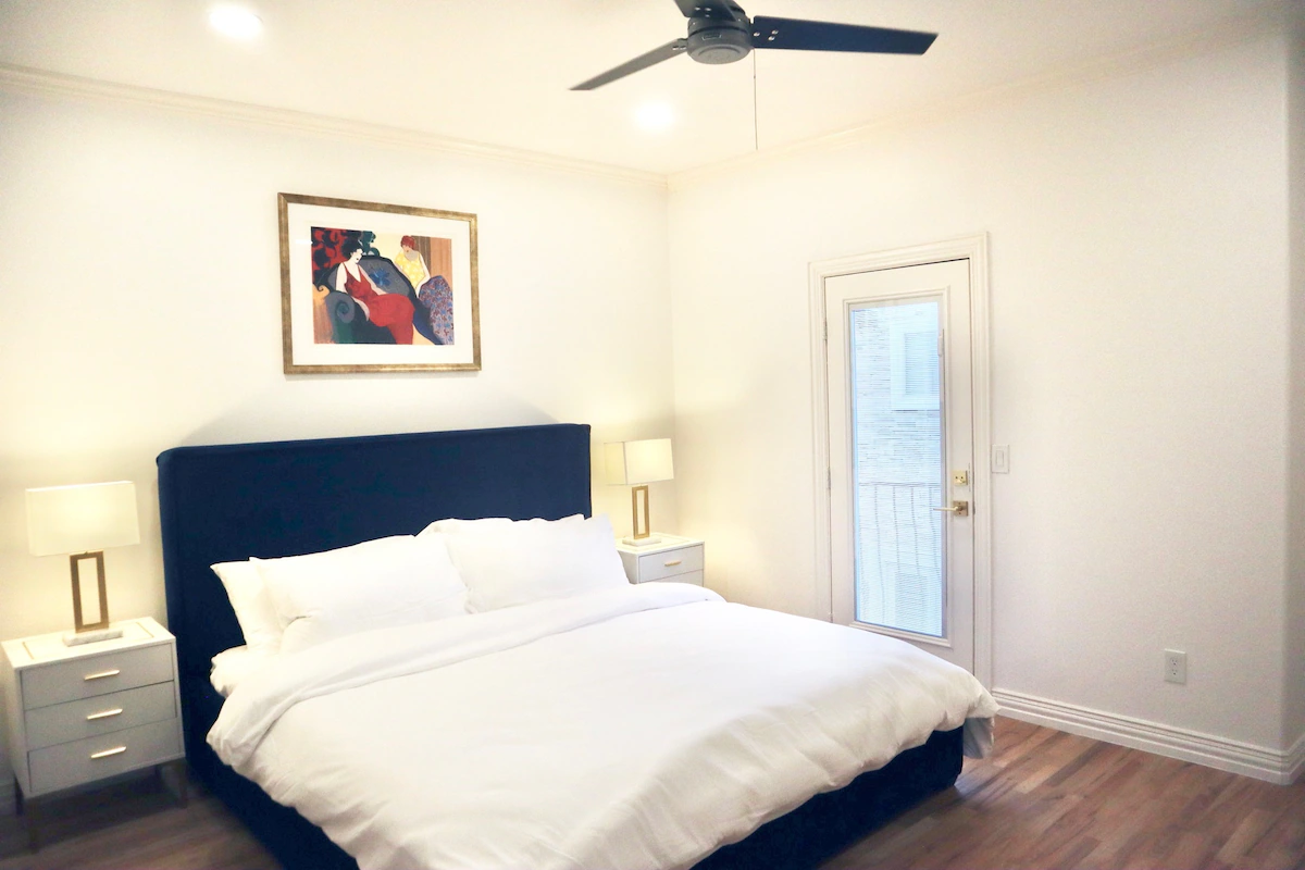 Townhouse in Dallas · ★New · 3 bedrooms · 4 beds · 2.5 private baths — photo 2