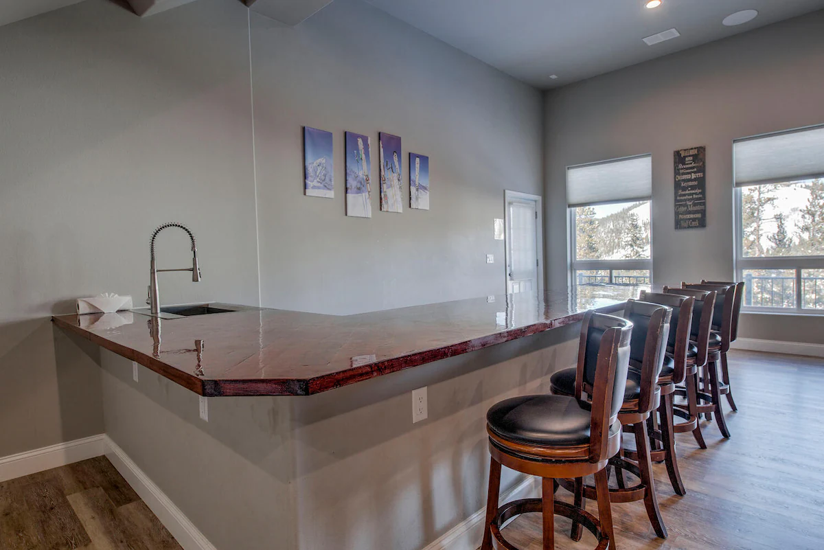 Hillside Lodge - 7BR, Great Location with Views! — photo 5