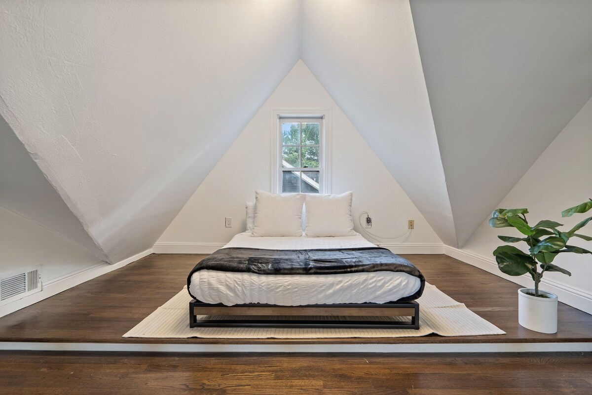 4BR Downtown Retreat Near Dallas Love Field w Pool — photo 4