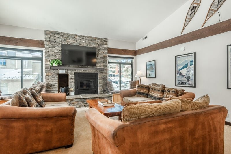 Mammoth Five Star Lodging: Silver Bear #41 in Canyon Lodge — photo 2