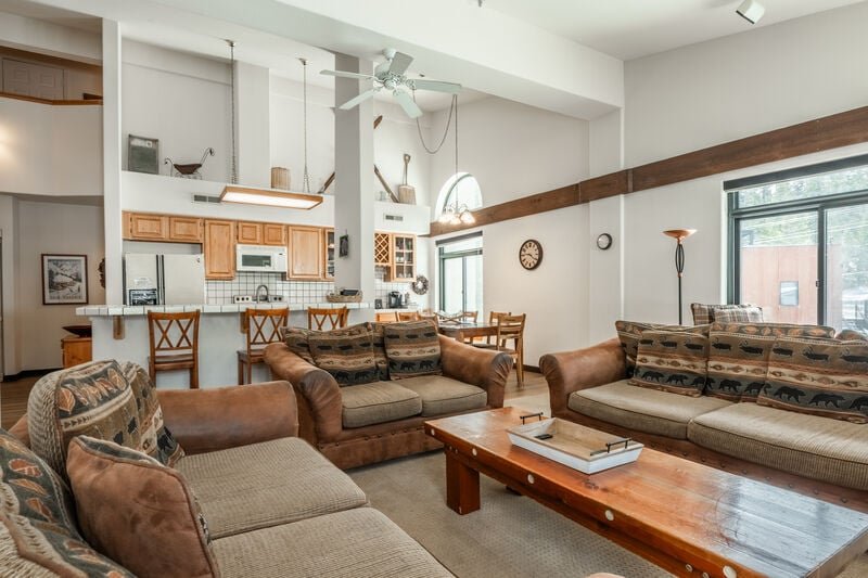 Mammoth Five Star Lodging: Silver Bear #41 in Canyon Lodge — photo 3