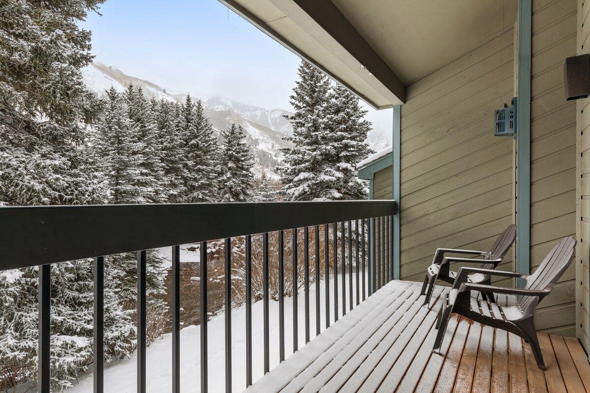 Riverside Condos A102 by AvantStay | Near Lifts — photo 5