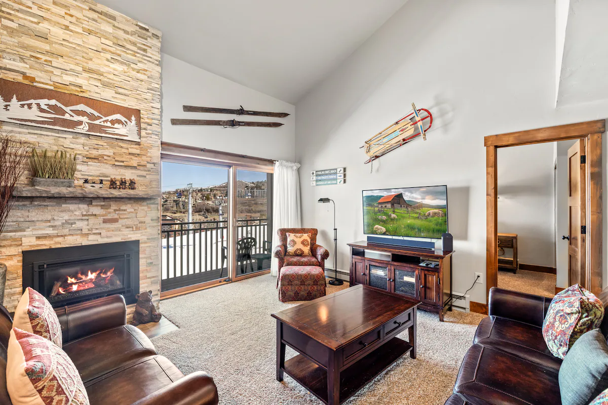 Bear Claw 508 Ski-In/Out Condo + Ski Shuttle! — photo 2