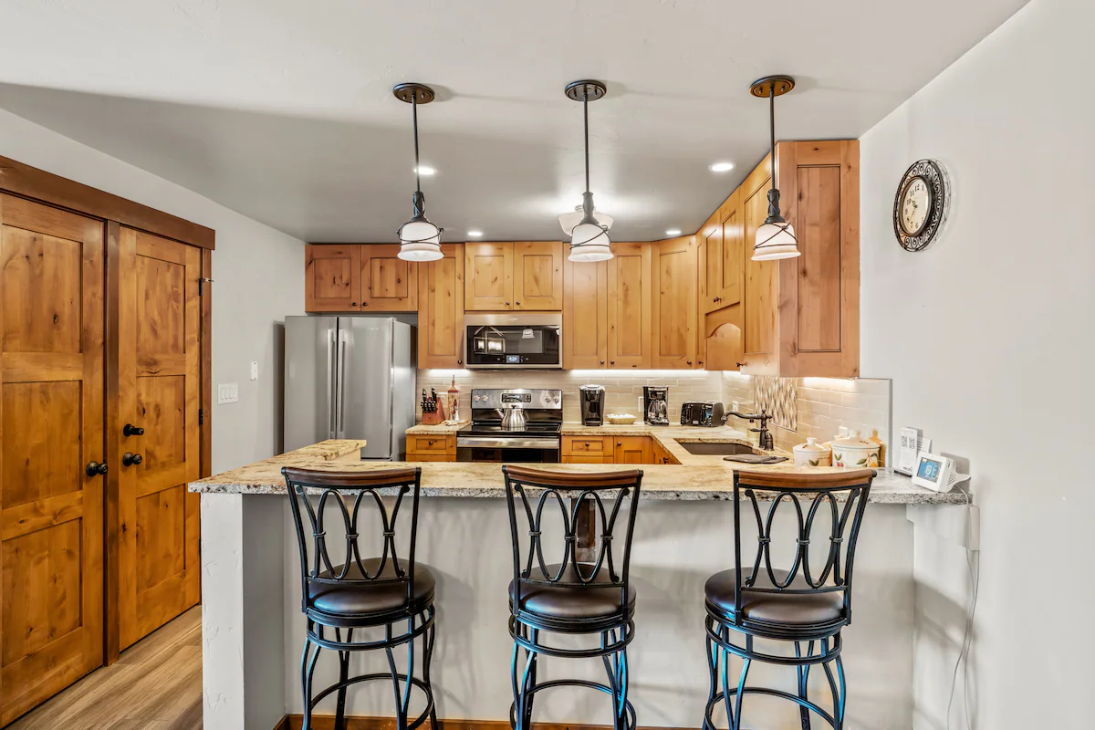 Bear Claw 508 Ski-In/Out Condo + Ski Shuttle! — photo 5