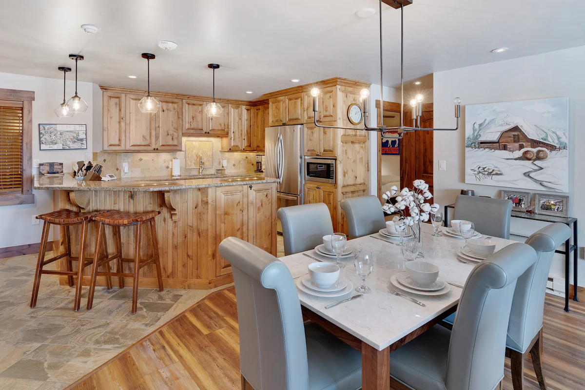 Bear Claw 406 Luxury Ski-In/Out + Ski Shuttle! — photo 2
