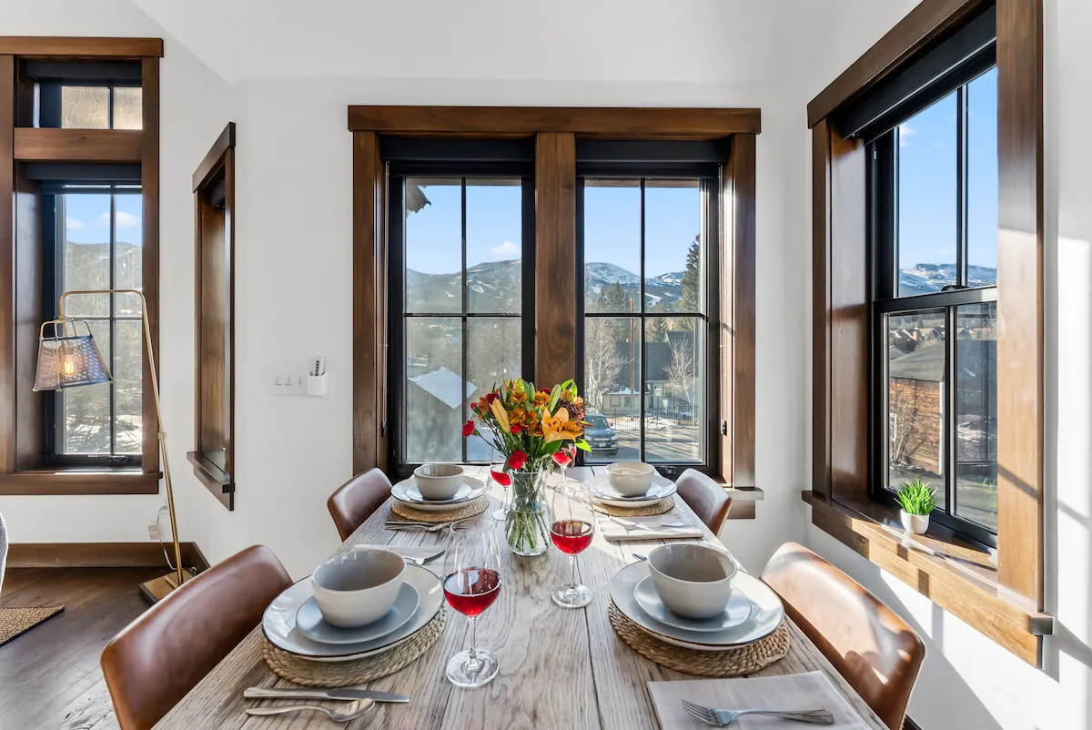 Aurum Condo -1 BR w/ Mtn Views, Steps from Main St — photo 2