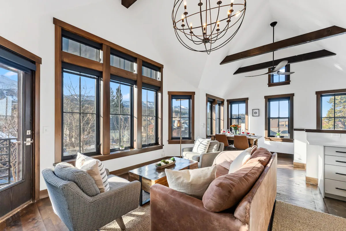 Aurum Condo -1 BR w/ Mtn Views, Steps from Main St — photo 4