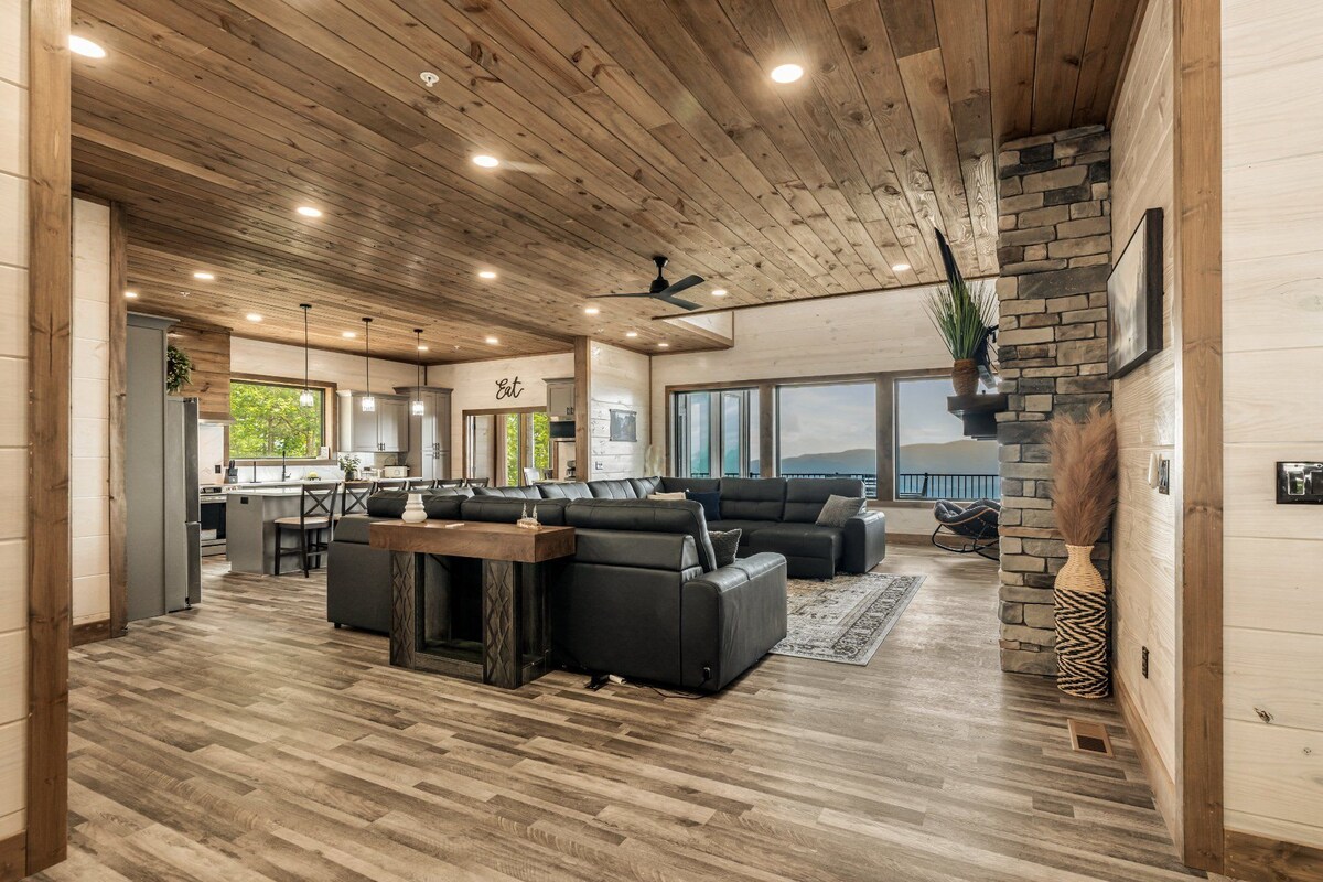Indoor Pool, Hot Tub, Theater & Game Room, View! — photo 3