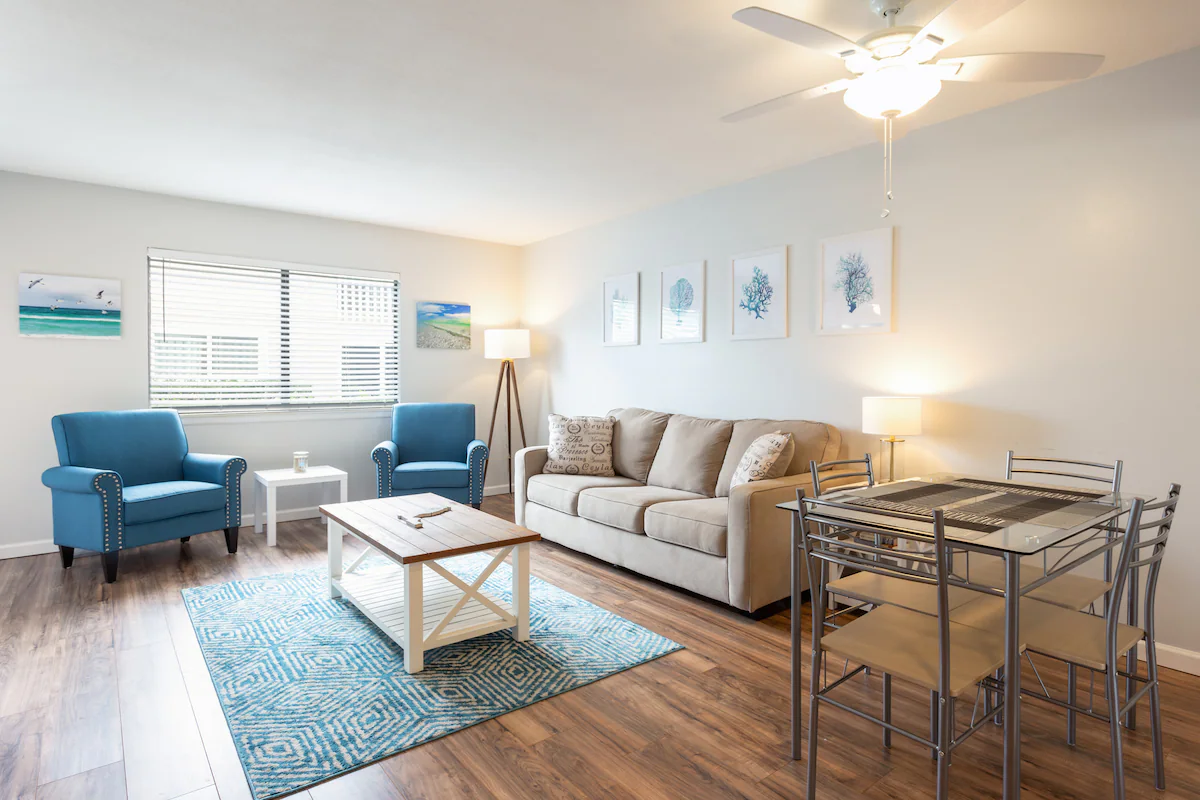 Dog Friendly, 1 Bdr 1 Bath, Private Beach & Pool — photo 3