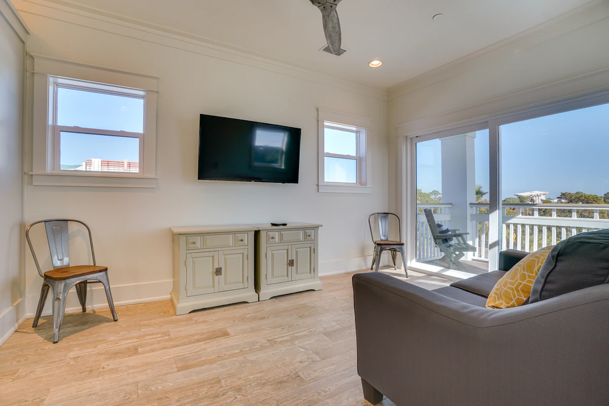 Latitude Adjustment, Gulf-Front, Pool, Sleeps 16 — photo 5