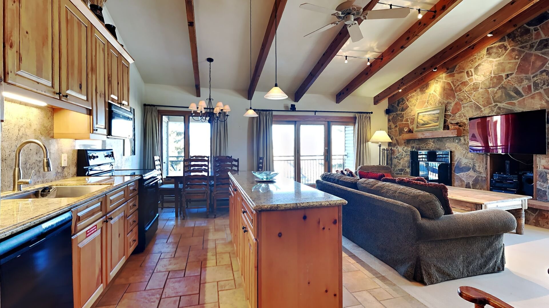 Timberline C3A Deluxe 3 Bedroom — photo 2