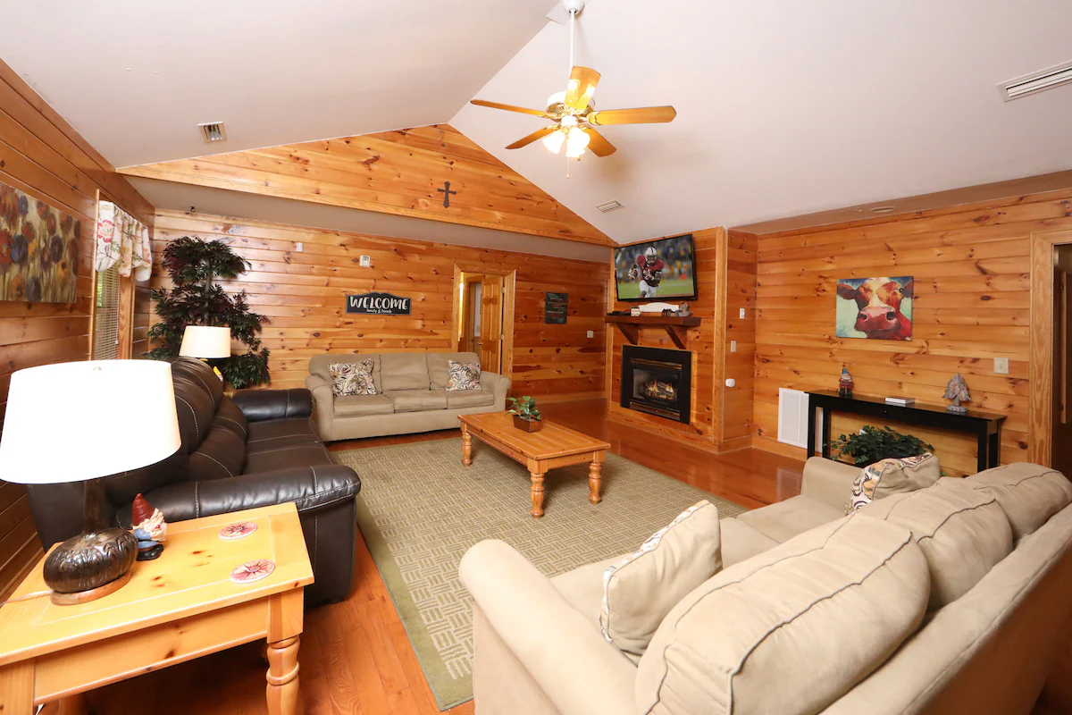 15BR, Sleeps 50.  Close to Dollywood.  Free — photo 5